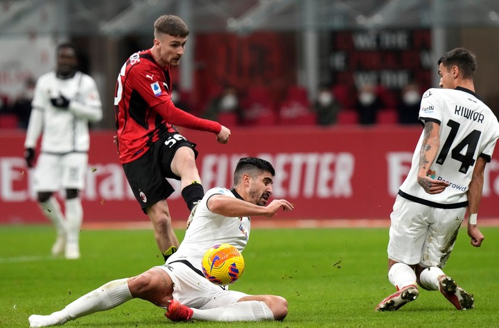 Rozhodca plakal v šatni po poškodení milánskeho AC